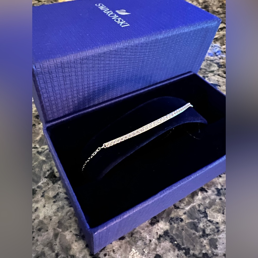 SWAROVSKI BRACELET NWT